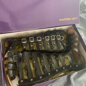 Madden Girl Penna Black Paris size 9